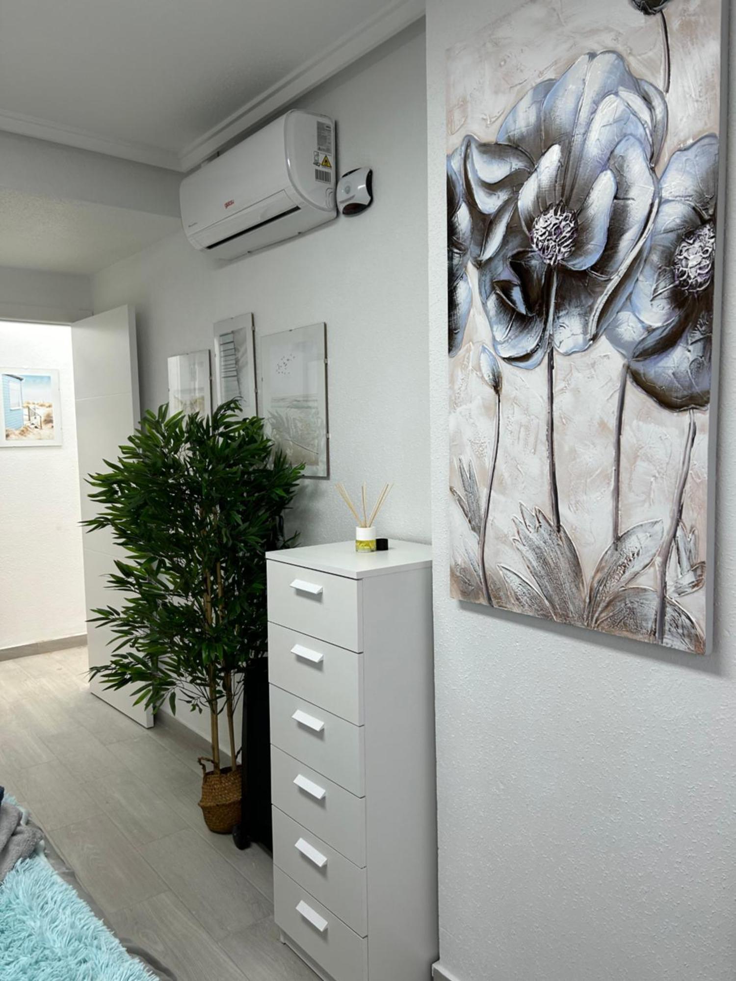 Skyline 21 Appartement Torrevieja Buitenkant foto
